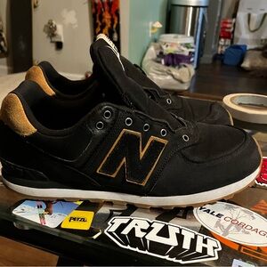 Slightly used new balance 574 size 6